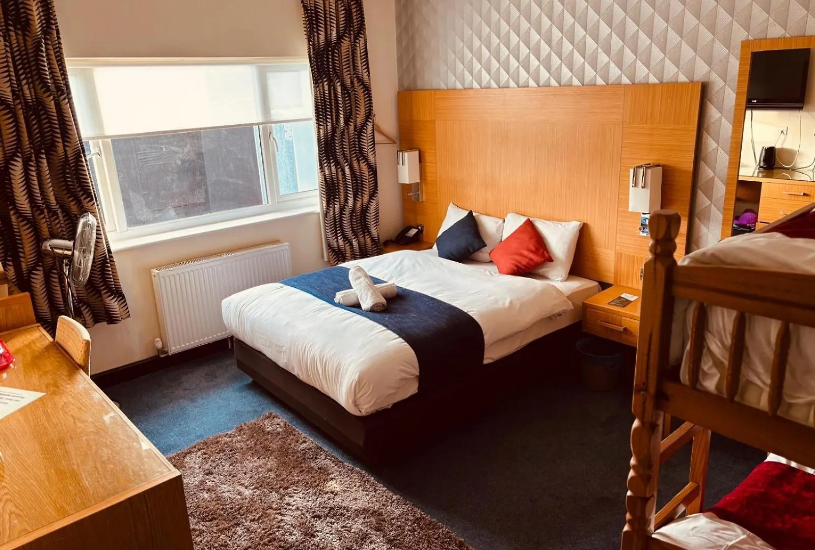 Acorn Lodge Hotel Gatwick & Parking Horley